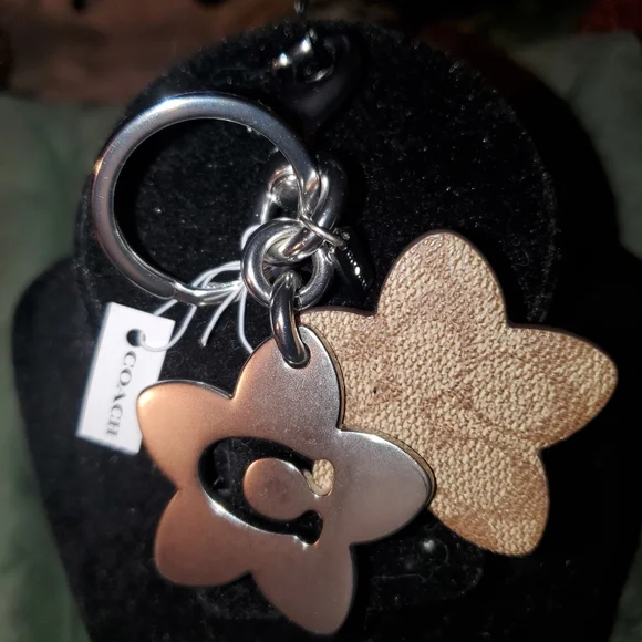 Coach Wildflower Signature Keyring Bag Charm Key Fob Khaki Nwt - Picture 7 of 7